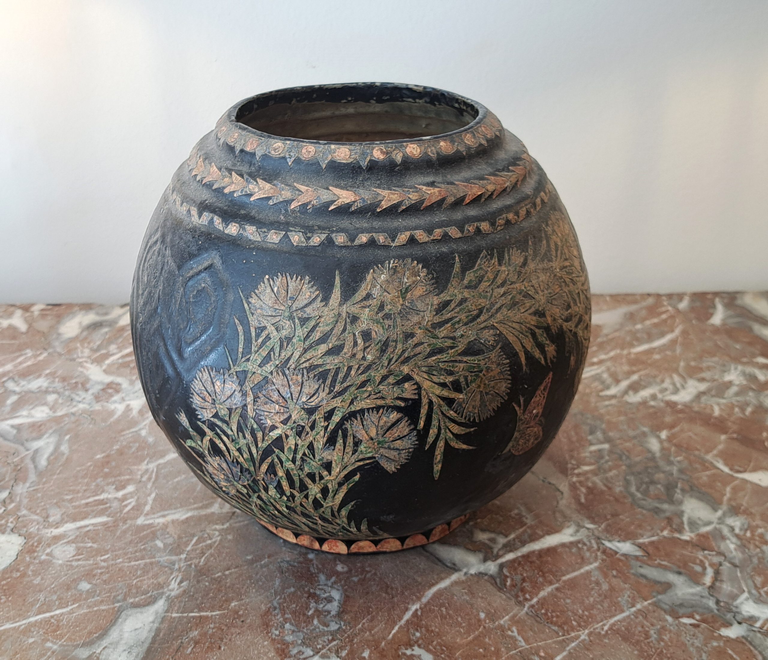 Cache-pot boule en fonte Art déco – Image 3