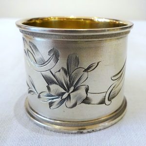 Rond de serviette en argent massif russe