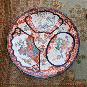 Grand plat en porcelaine Imari Japon XIXème